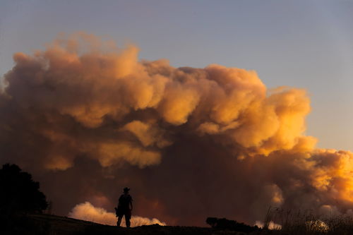 为什么总是梦到山火和水,梦见火山爆发和洪水的预兆