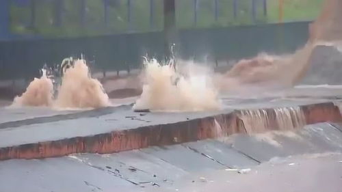 为什么会梦到大雨大河呢,梦见下大雨有河水的预兆