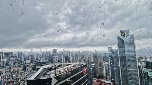 为什么会梦到下暴雨呢,梦见下暴雨是什么意思？