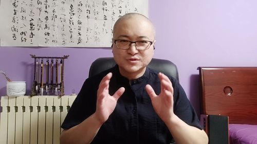 为什么会梦到校长给钱,梦到小学校长发红包我拿到的红包里有两张百元