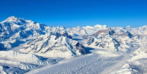 女人梦到雪山是什么征兆,女人梦见雪山美景