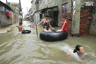 女人梦到下雨发洪水预示什么,女人梦见下大雨发大水是什么意思