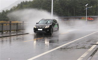 梦到下雨汽车漏油什么意思,梦见汽车漏油的预兆