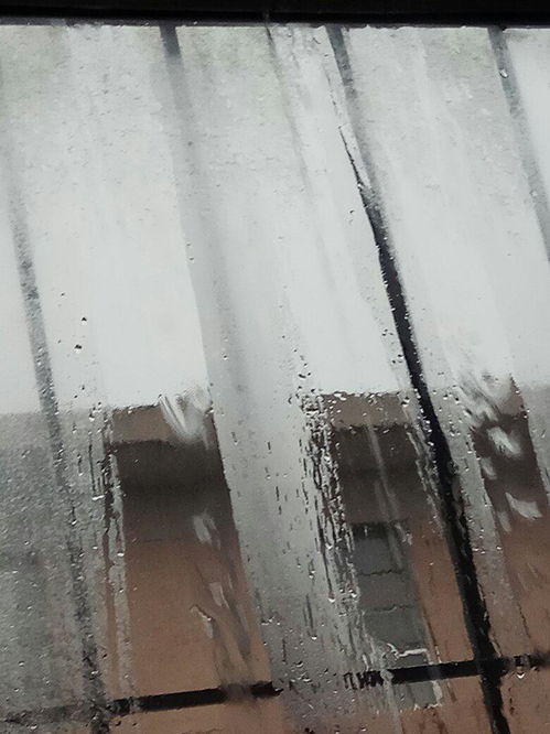 梦到下雨漏水是什么意思,梦见下大雨房屋漏水预示着什么