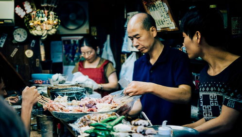 梦到亲戚聚餐吃饭什么意思,梦见亲戚家人聚餐吃饭