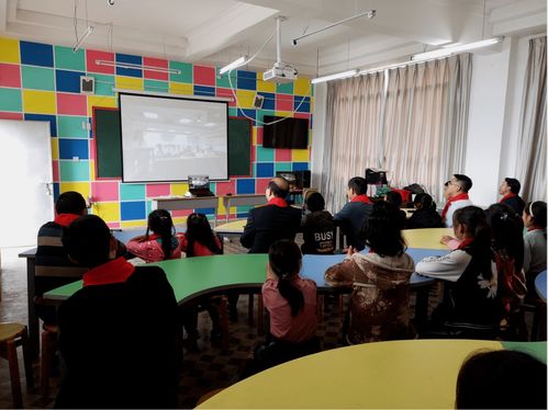 为什么老是梦到小学老师,最近频繁梦到自己小学老师咋回事？